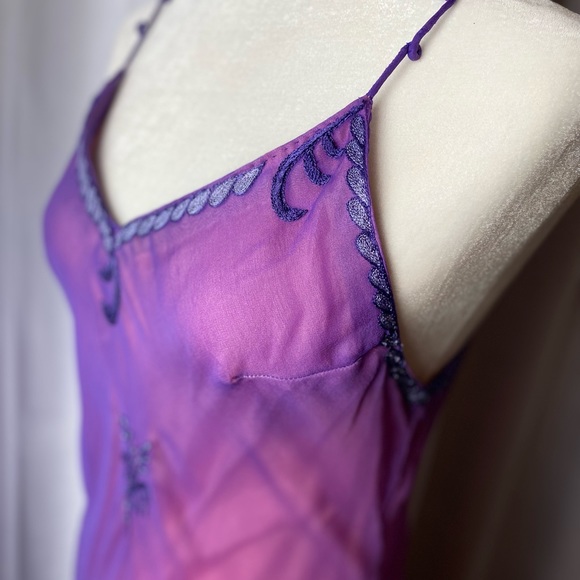 ANOPIA embroidered silk gown. - Picture 5 of 10